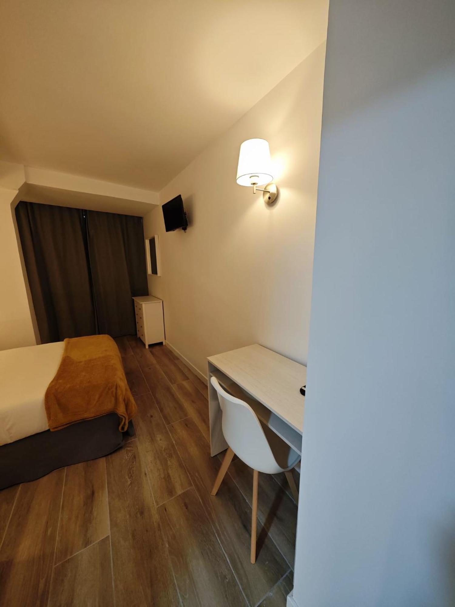 Hostal Fronton Alcobendas Esterno foto
